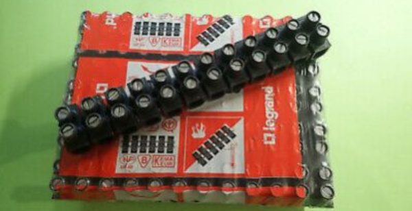 Lot de dominos électriques 25A – LEGRAND – Haute performance pour raccordement sécurisé